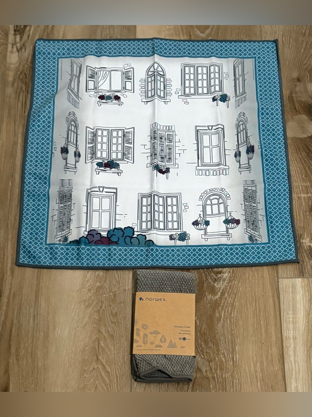 NORWEX KITCHEN CLOTH 13.78 X 10.24 & WINDOWS CLOTH W/ BACLOCK NEW